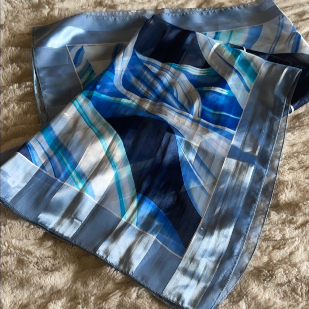 Scarf - Picture 2 of 4